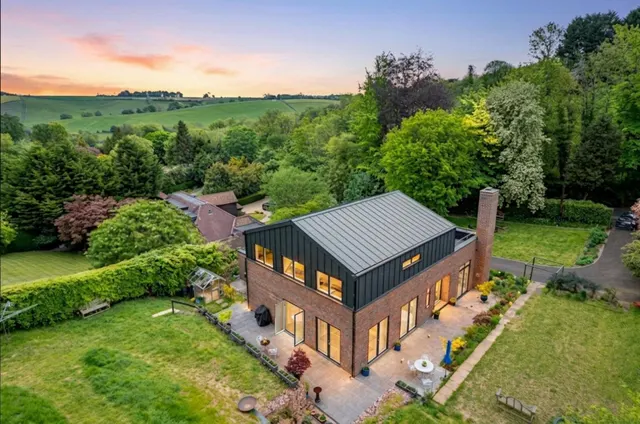 Slines Oak Road, Woldingham, CR3, photo 1