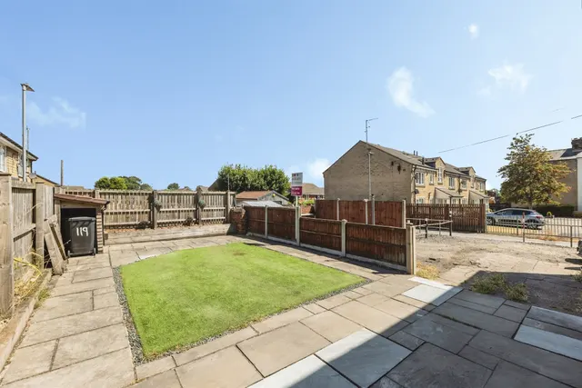 Photo 2 — Britannia Road, Morley, Leeds