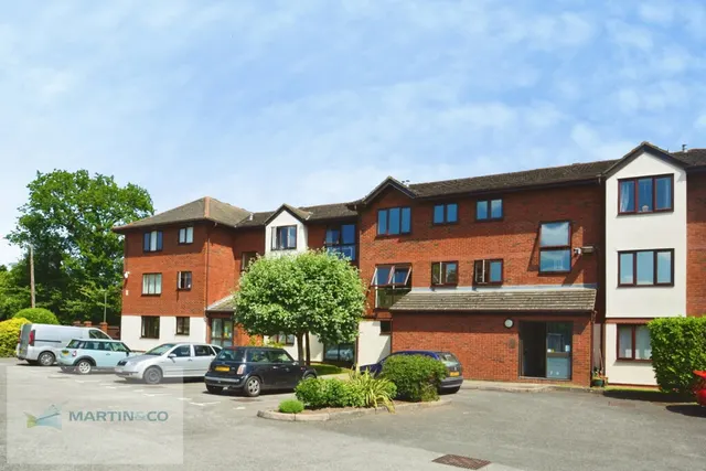 Addlestone, photo 1