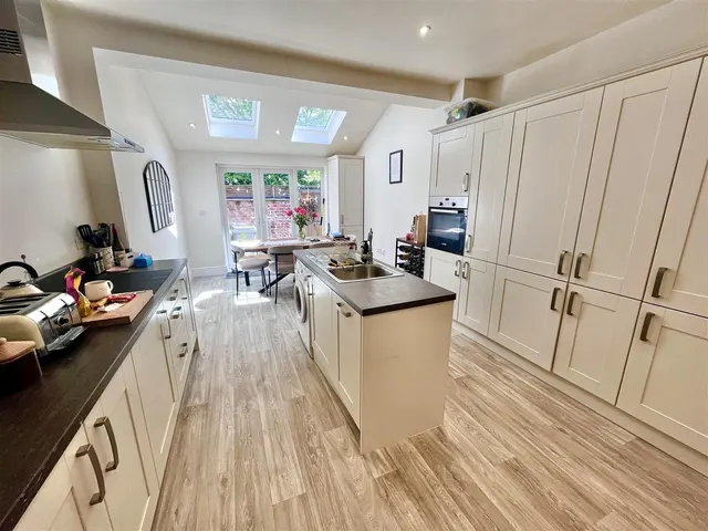 Queens Terrace, Handforth, SK9, photo 2