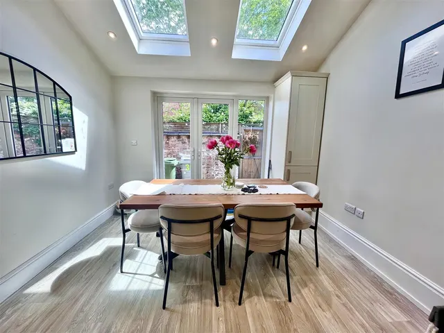 Queens Terrace, Handforth, SK9, photo 3