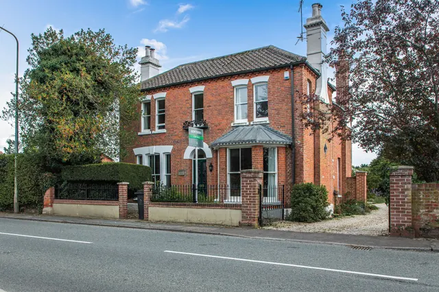 Detached Victorian Home in Dereham, photo 1