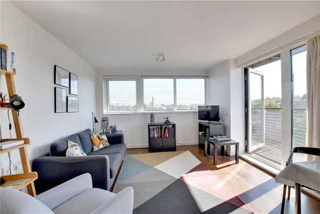 25 Tarves Way, Greenwich, London, SE10, photo 1