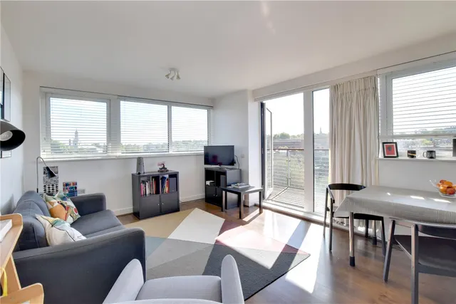 Photo 2 — 25 Tarves Way, Greenwich, London, SE10