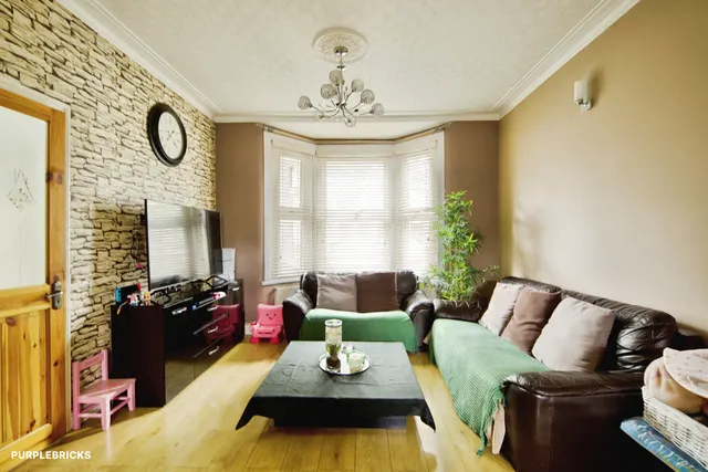 Sherrard Road, London, E7, photo 2