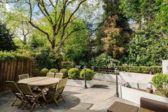Ladbroke Grove, Notting Hill, London, W11 2HB, photo 1