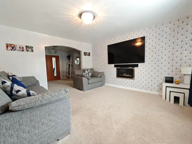 Photo 3 — Avon Close, Carlisle CA2 6RZ