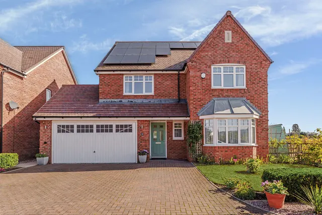 Llewellyn Close, Fladbury, WR10, photo 1