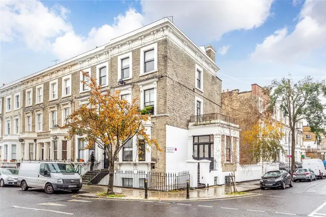 2 bedroom flat, Seagrave Road, London, SW6