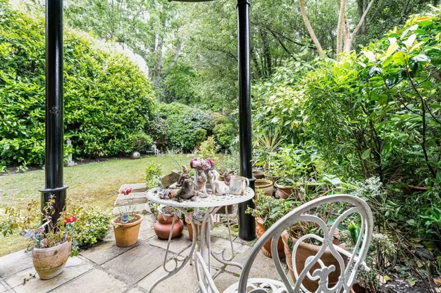 Uxbridge Road, Stanmore, HA7, photo 2
