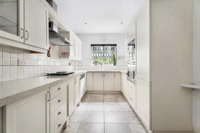 Uxbridge Road, Stanmore, HA7, photo 3