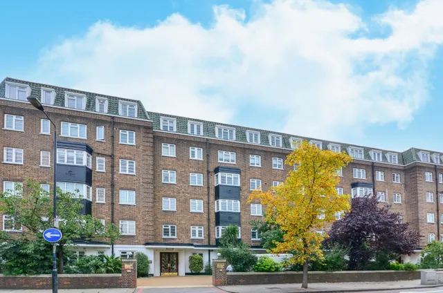 Photo 2 — 26 Marlborough Court, Pembroke Road, London