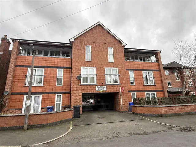 Barons Court, Burton-On-Trent, DE14, photo 1