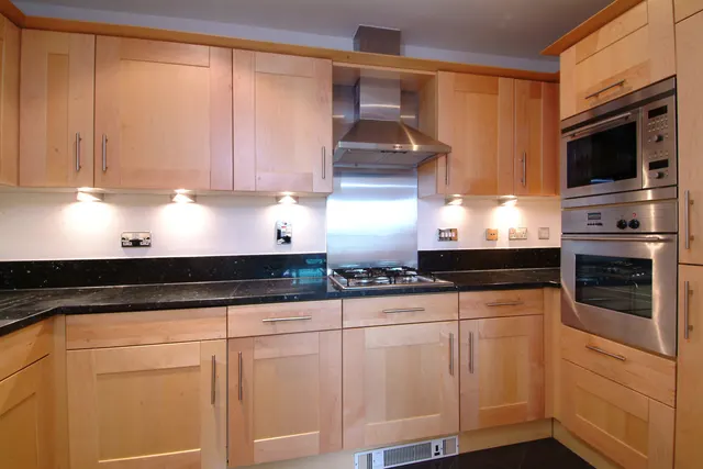 Photo 2 — 150 Warren House, Beckford Close, London