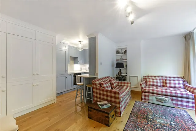 Photo 3 — Bridgeport Place, London, E1W