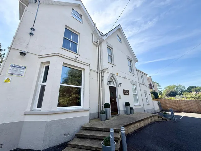 CRESCENT ROAD, BOURNEMOUTH, photo 1