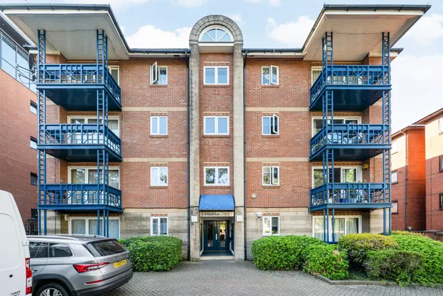 Photo 3 — Putney Hill, Langham Court, SW15