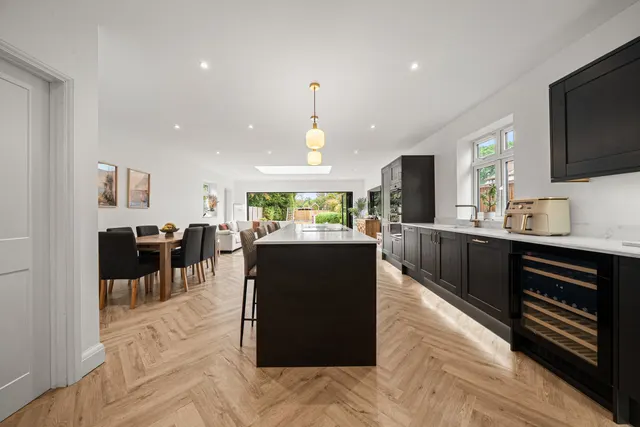 Mayfield Avenue, New Haw, KT15, photo 3