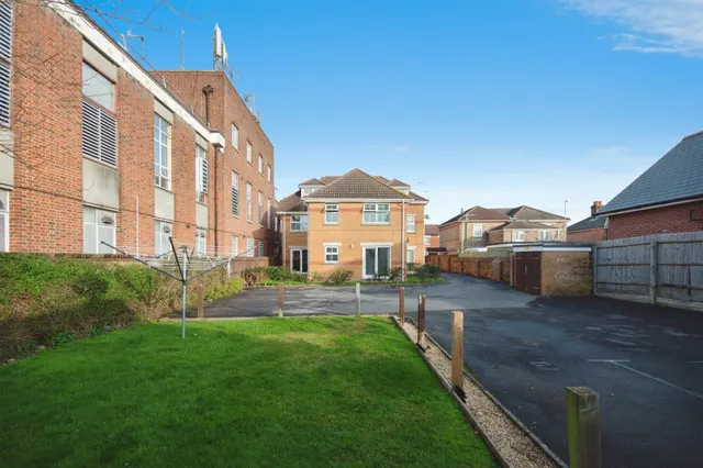 Photo 3 — Wycliffe Road, Bournemouth
