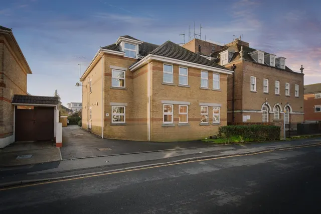 Wycliffe Road, Bournemouth, photo 1