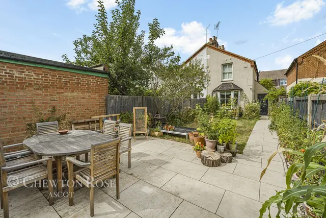 Nursery Lane, Ascot, photo 1