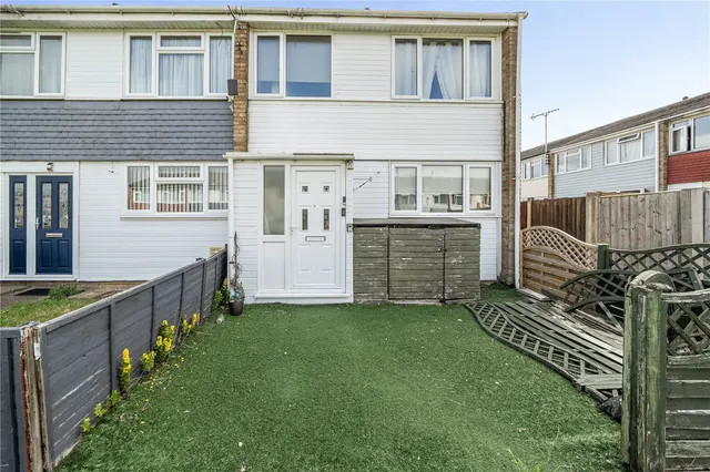 Chatfield Way, Basildon, Essex, SS13, photo 1
