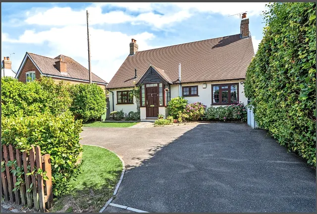 Westfield Road, Woking, GU22, photo 1