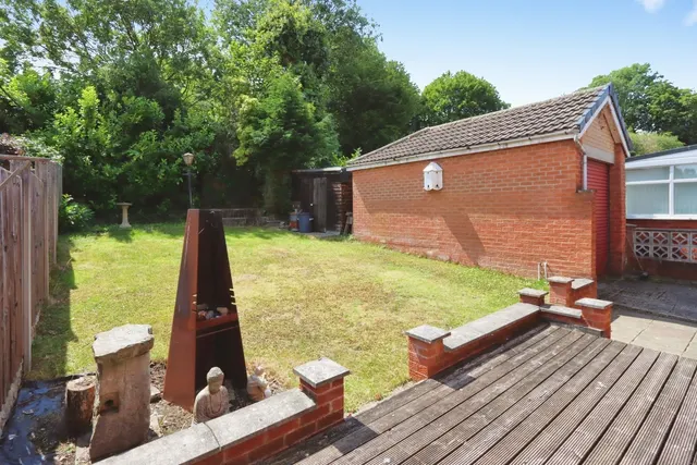 Photo 3 — Metcalfe Avenue, Killamarsh, Sheffield, Derbyshire, S21