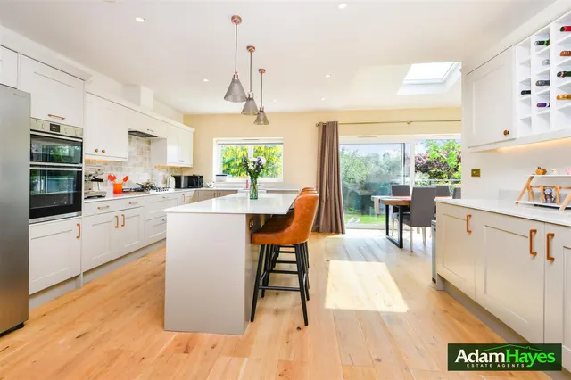 Friary Road, North Finchley, N12, photo 2