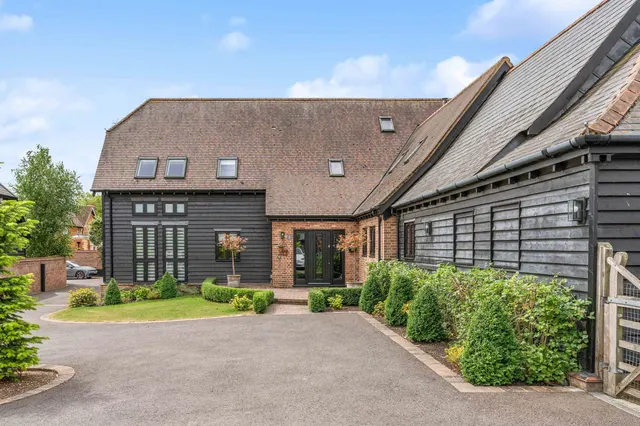 Hare Street, Buntingford, SG9, photo 3