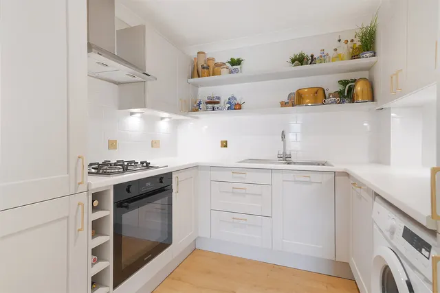 Horsham Road, Dorking, RH4, photo 3