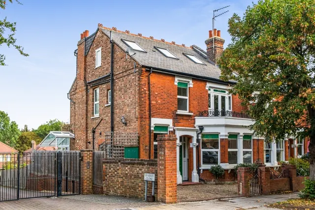 Hemington Avenue Barnet N11, photo 1