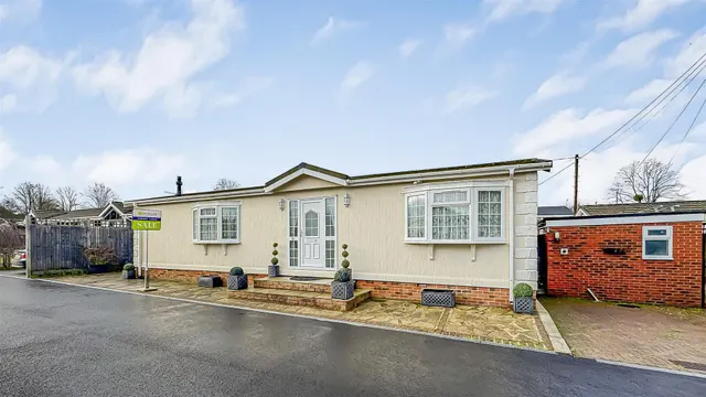 Leigh Square, Windsor, SL4 4PT, photo 1