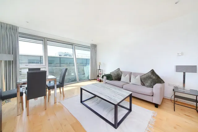 Hester Road, London, SW11, photo 1