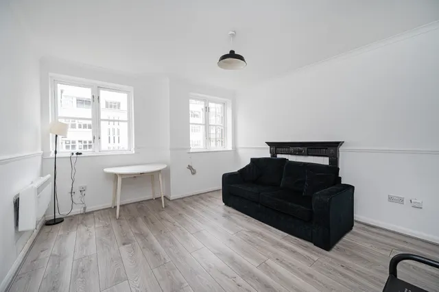 Photo 2 — 416c Hackney Road, London