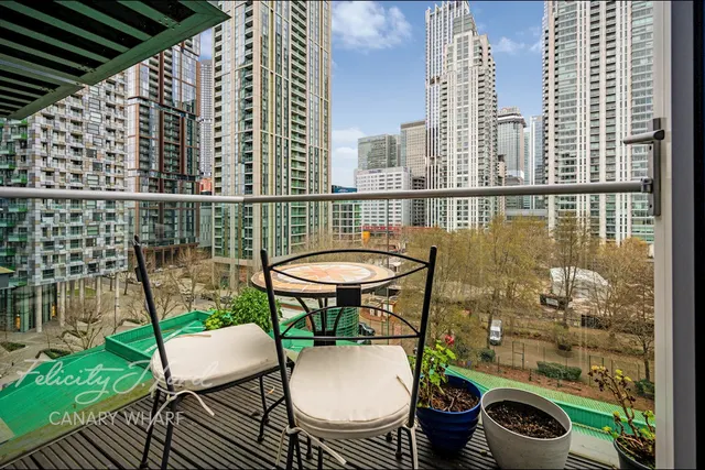 Millharbour, London, E14, photo 3