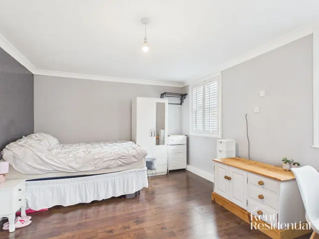 1 bedroom flat, Pine Grove, Penenden Heath, ME14
