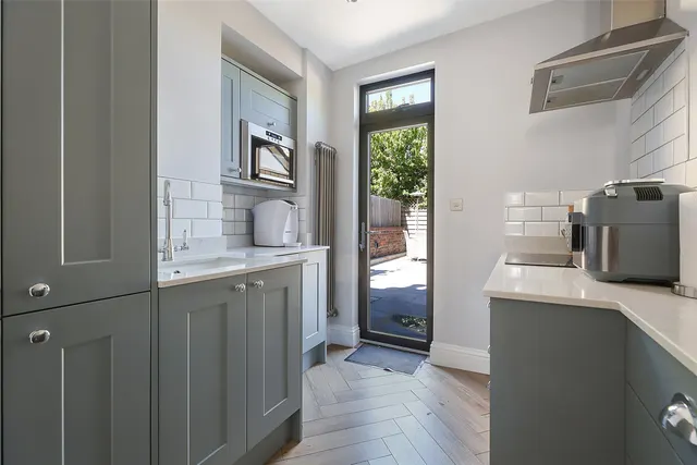 St. Marys Road, Reigate, RH2, photo 2