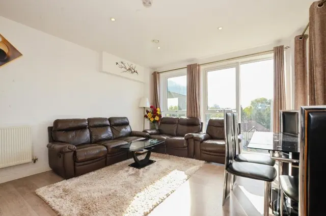 Matthews Close, Wembley, HA9, photo 3
