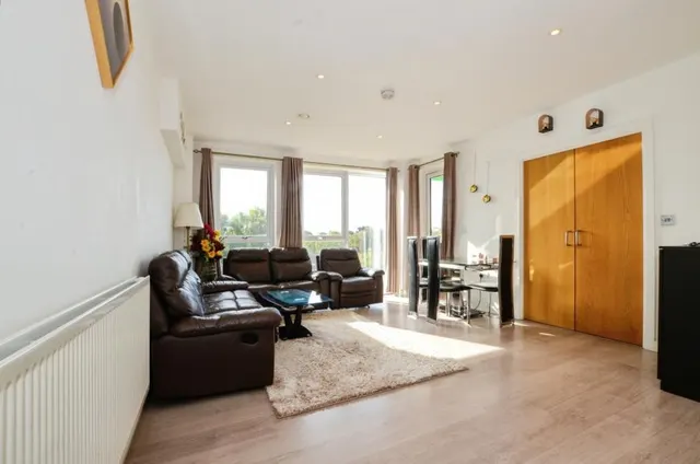Matthews Close, Wembley, HA9, photo 2