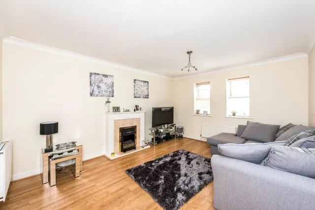 Lyster Mews, Cobham, KT11, photo 1