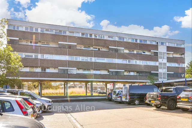 Ballard Walk, Basildon, SS15, photo 1