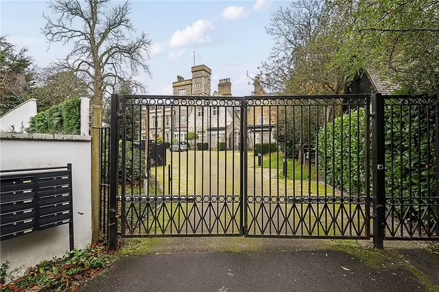 Photo 2 — Westerham Road, BR2