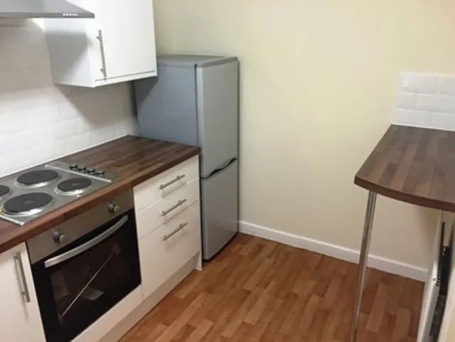 Photo 3 — DALTON LODGE, STYVECHALE AVE, COVENTRY CV5 6DW