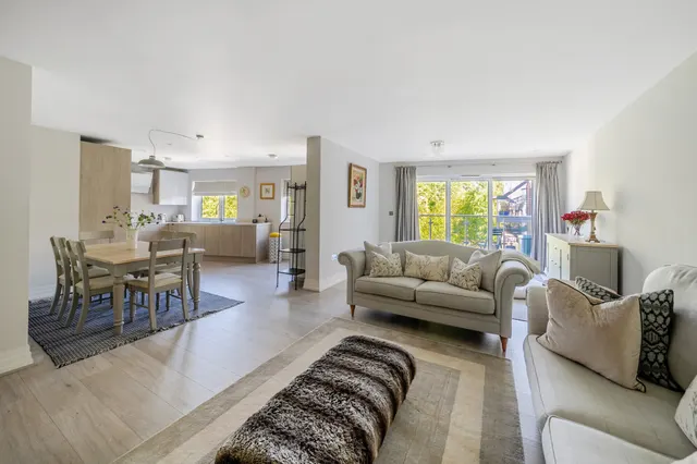 Photo 2 — Bridgewater Terrace, Windsor, SL4