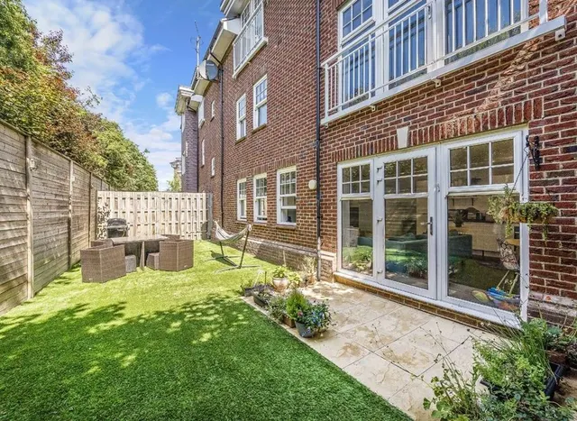 Photo 3 — Rosebery Place, Mill HIll, NW7