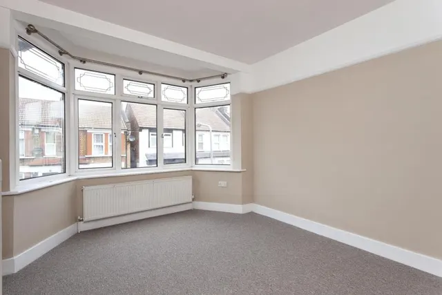 Westward Road, London, E4, photo 2
