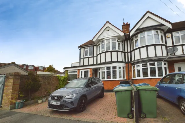 Minehead Road, Harrow, photo 1