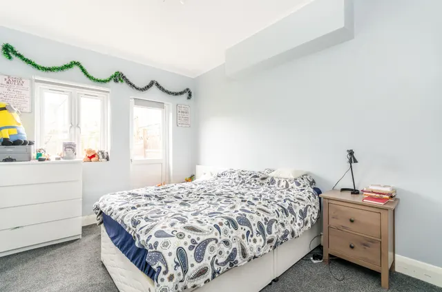 Photo 3 — 53a Dowanhill Road, London