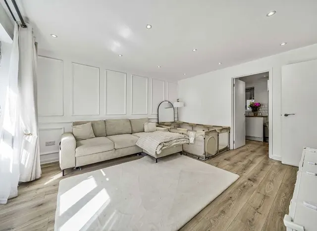 Abbeyfields Close, Willesden, NW10, photo 1